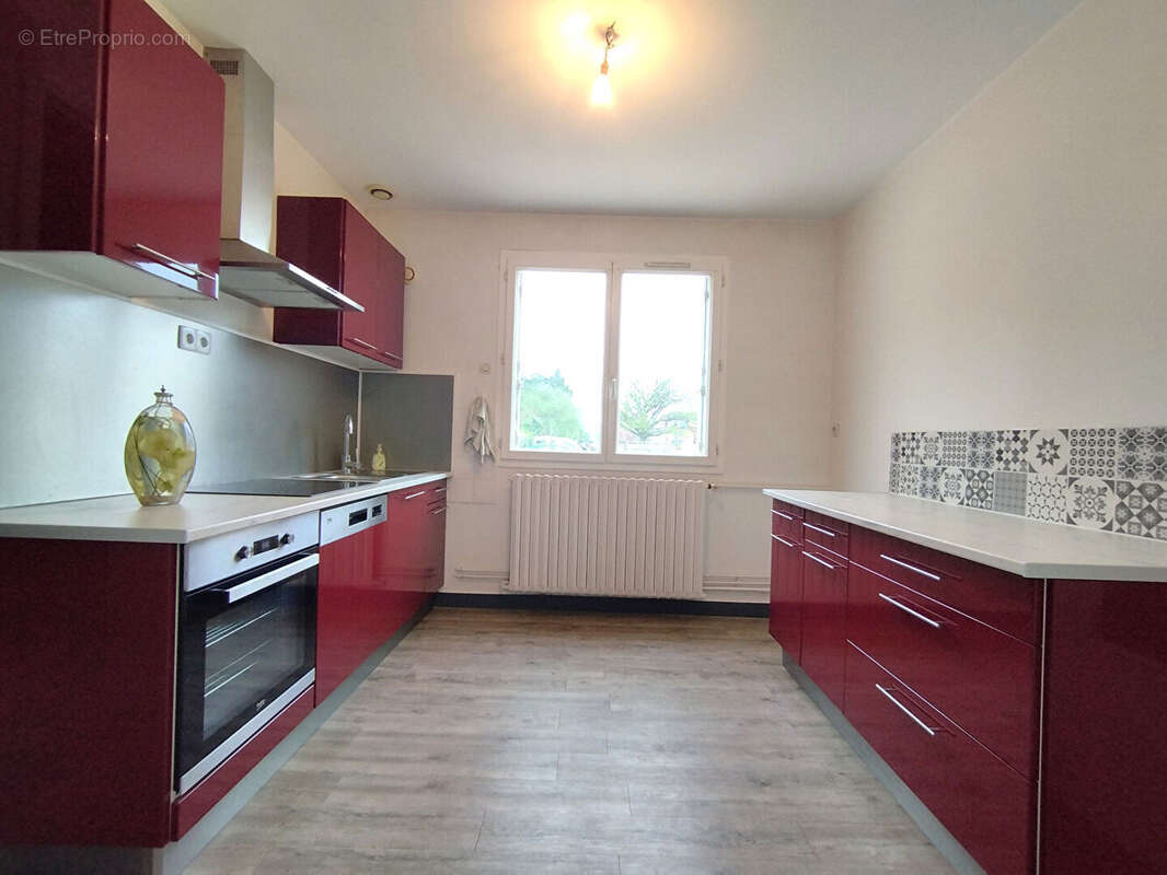 Maison à LA VILLE-AUX-DAMES