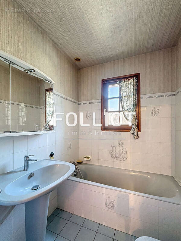 Maison à SAINT-PAIR-SUR-MER