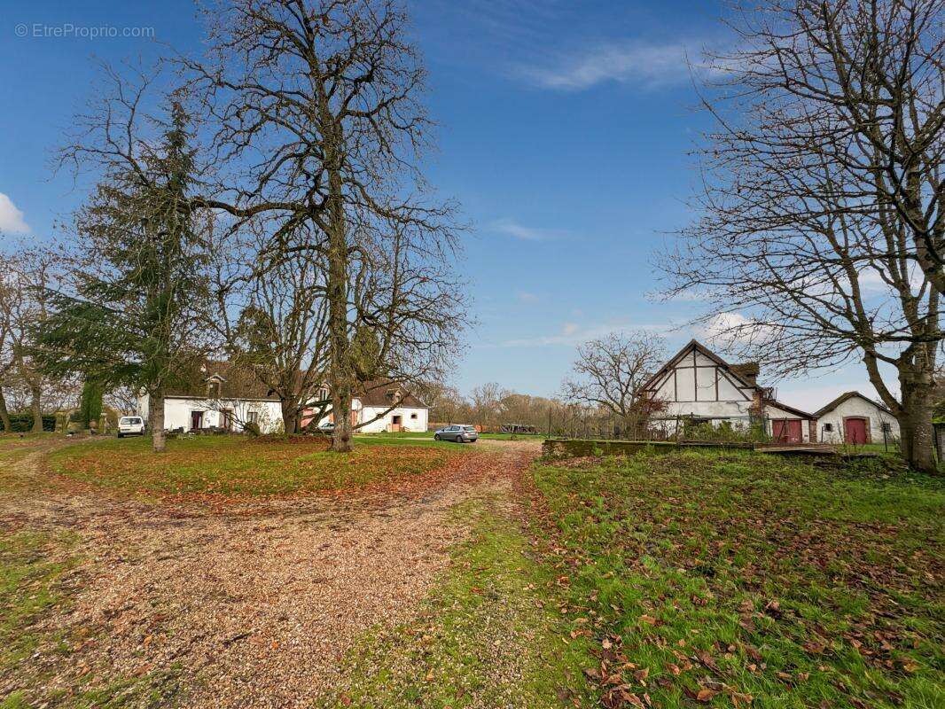 Maison à SAINT-JEAN-FROIDMENTEL