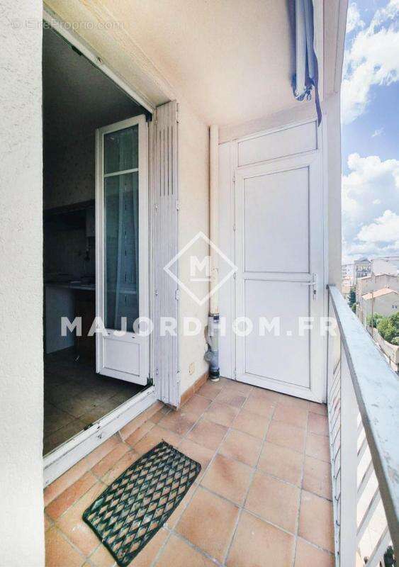 Appartement à MARSEILLE-4E