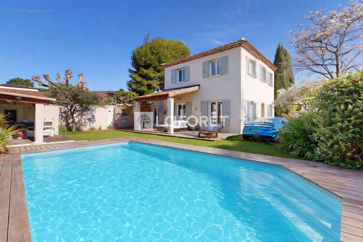 Maison à LA FARE-LES-OLIVIERS