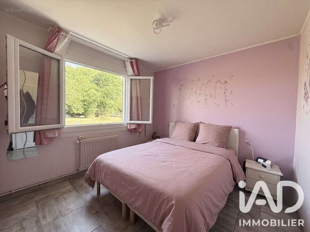 Maison 85 m² à Lamothe-Landerron  - photo 7