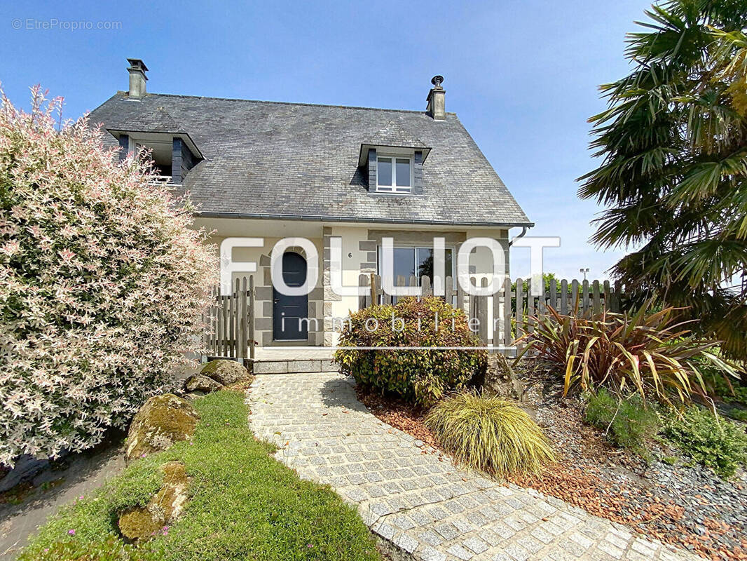 Maison à SAINT-GERMAIN-EN-COGLES