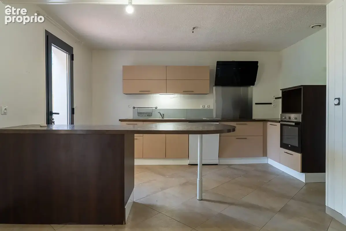 CARCASSONNE - PALAJA Villa T4 166m² (90m² hab.)  avec jardin, piscine, sous-sol, et garage - photo 7