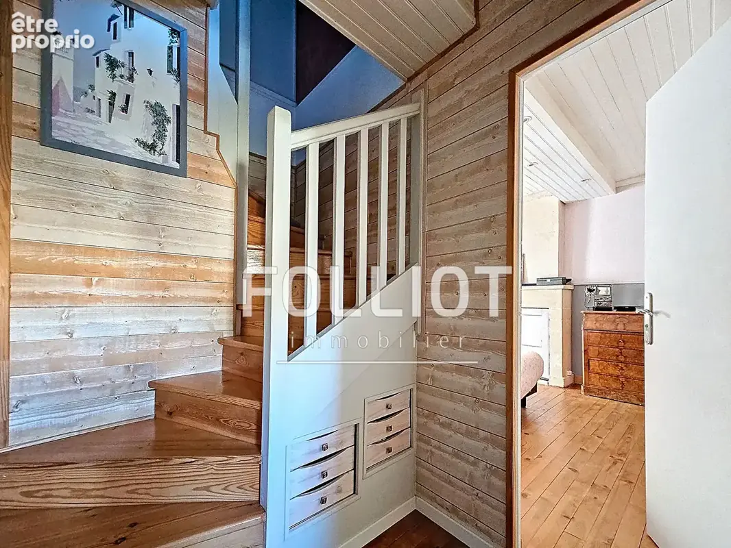Maison en PIERRE de140 m²  de 7 pièces et 4 chambres avec un garage  àThaon - photo 9