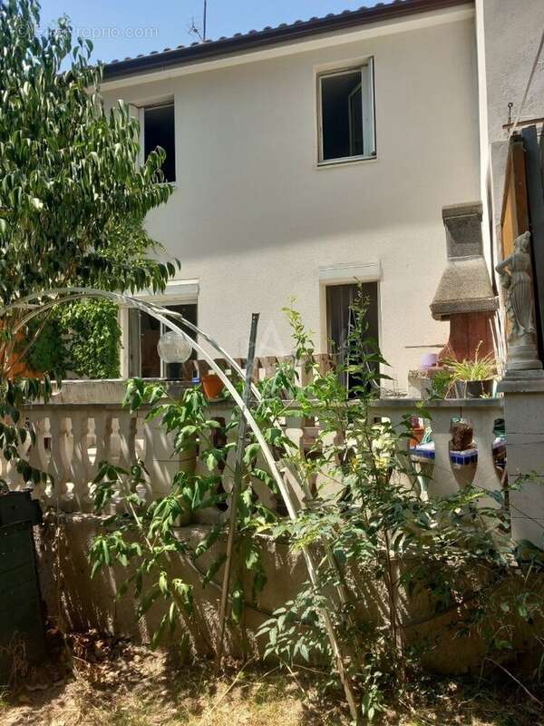 Maison T5 avec terrasse, jardin et garage - photo 3