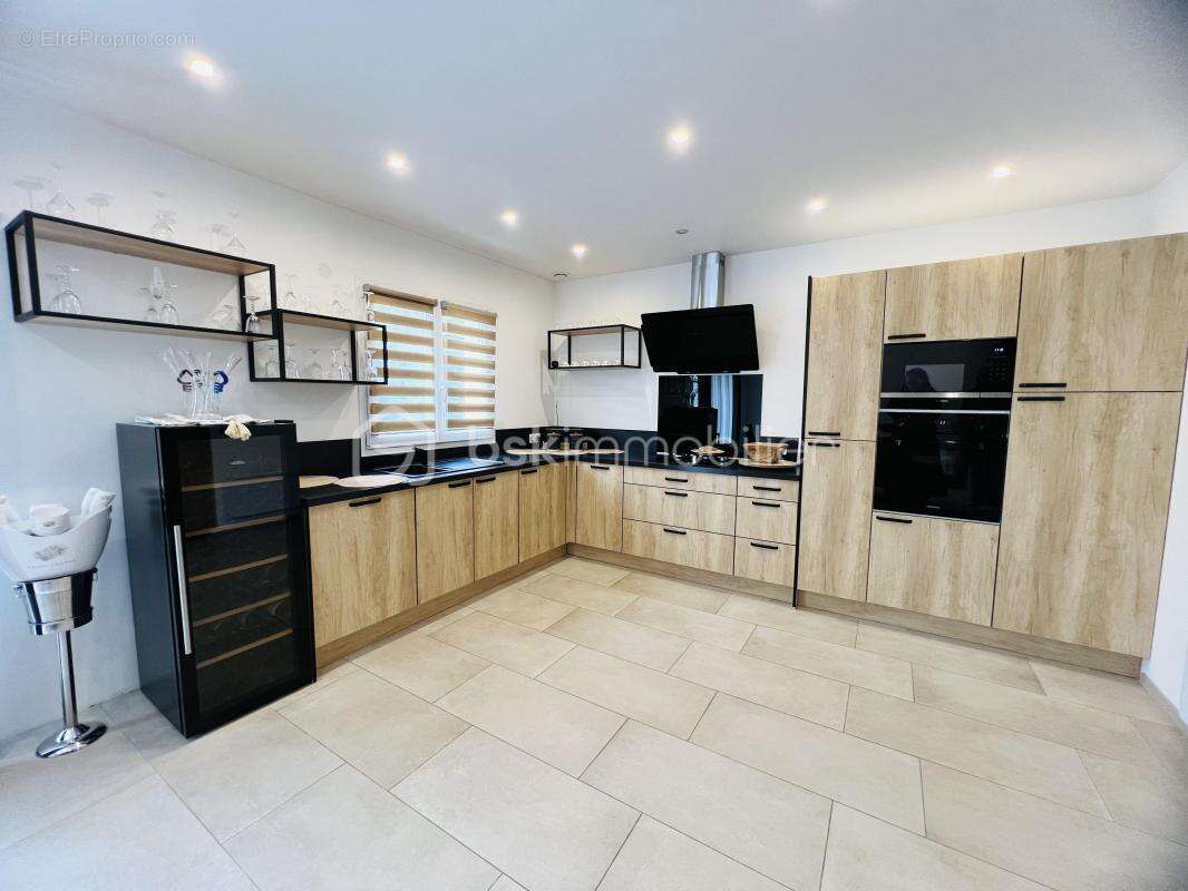 Maison à SAINT-GERMAIN-LES-ARPAJON