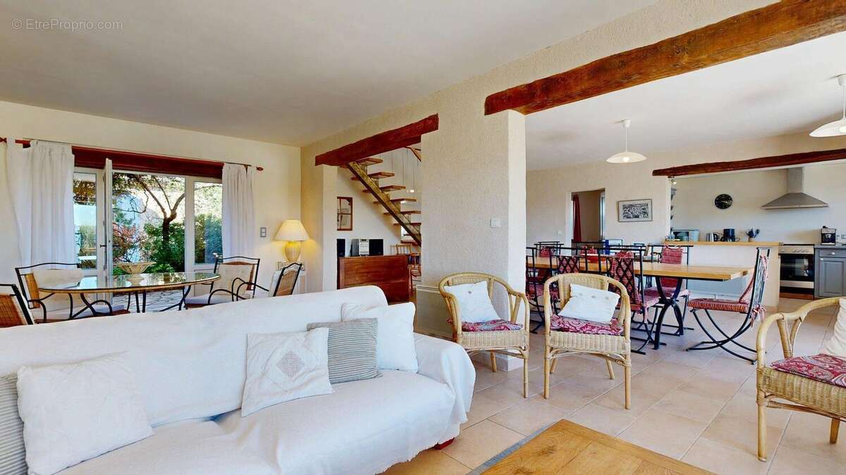 Proprieteavecgitesetpiscineetvuepanoramique0425202 - Maison à CARVES