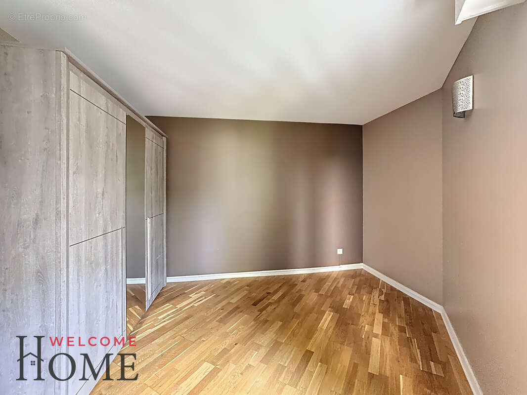 Appartement à LEVALLOIS-PERRET