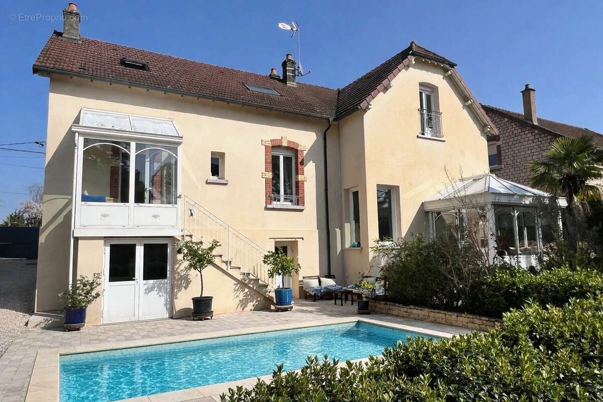 Maison à NUITS-SAINT-GEORGES