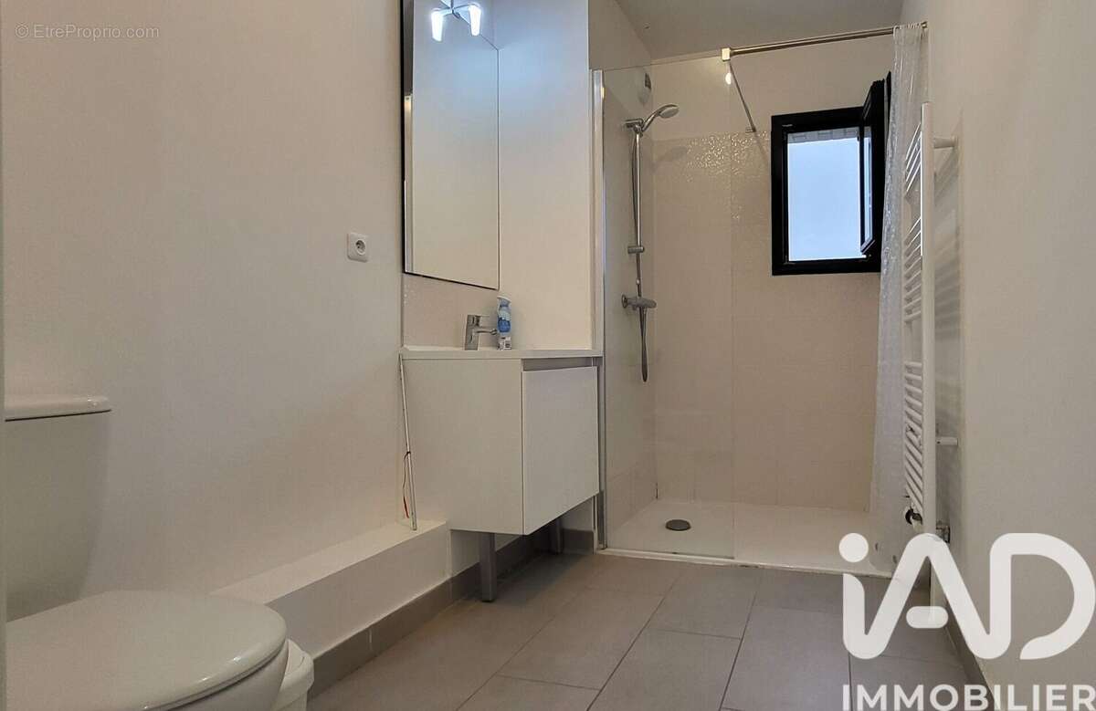 Photo 7 - Appartement à GENNEVILLIERS