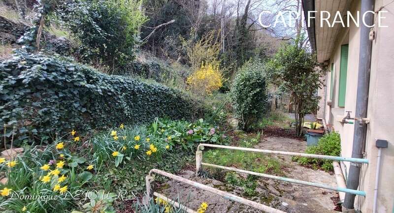 Maison à SAINT-SAUVEUR-DE-MONTAGUT