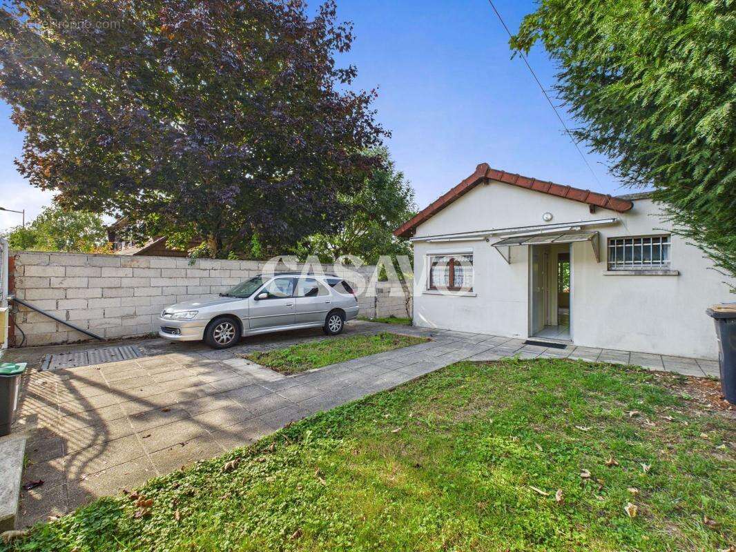 Maison à CHENNEVIERES-SUR-MARNE