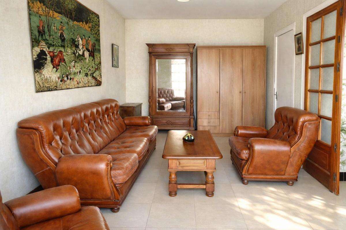 Maison avec chais et grand terrain - photo 4