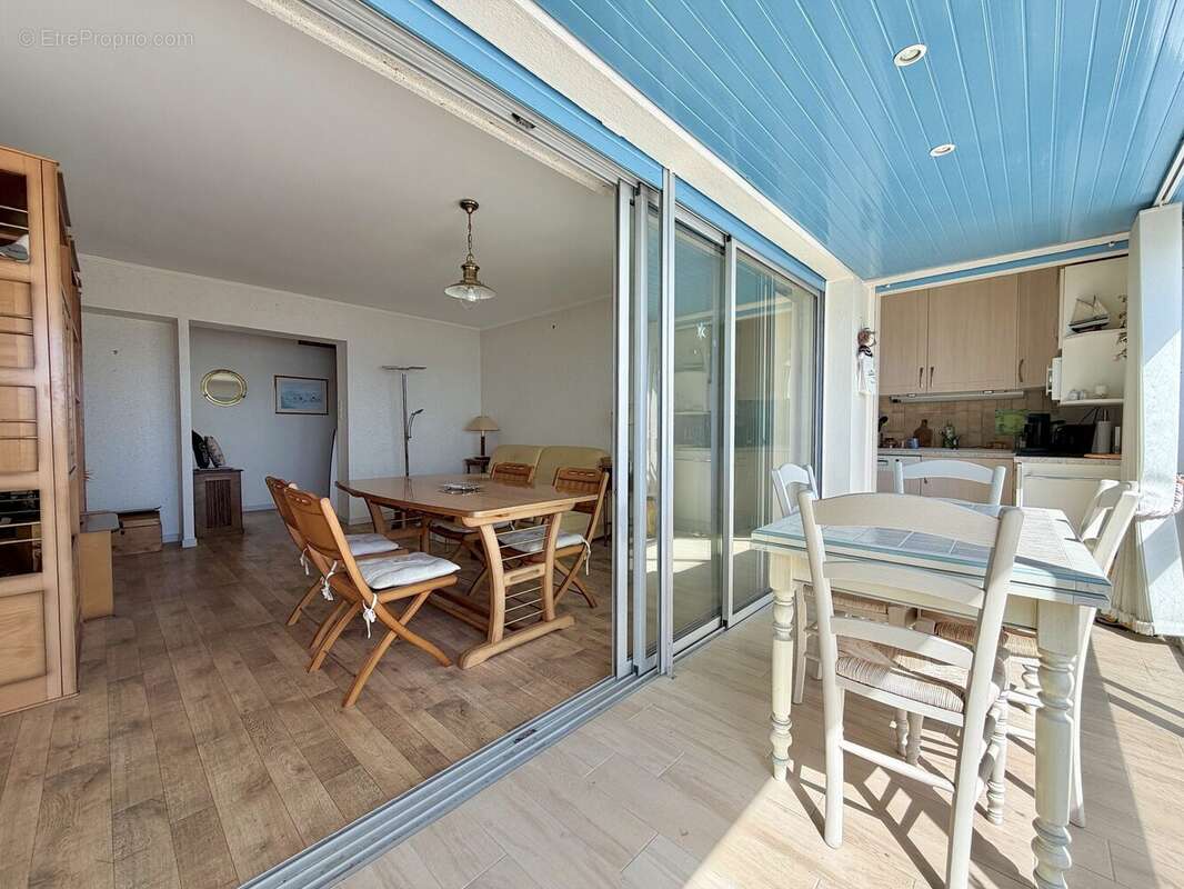 Pièce de vie - Appartement à SAINT-HILAIRE-DE-RIEZ