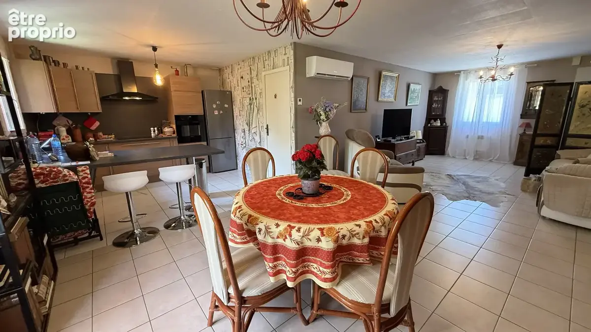 Viager occupé Monsieur 82 ans et Dame 89 ans - Maison de plain-pied avec garage et jardin - photo 1