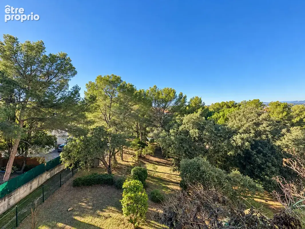 **Exclusivité **Plage & Bord De Mer * *Appartement 3 pièces au dernier étage + Cellier ** (83430) SAINT MANDRIER SUR MER ** - photo 8