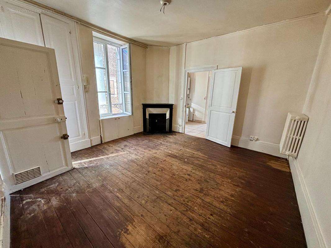 Appartement à LA CHARITE-SUR-LOIRE