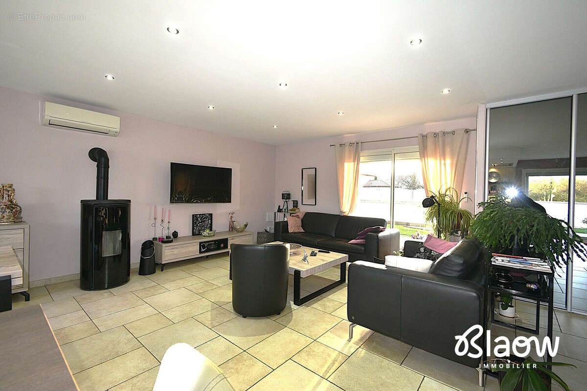 Maison à SAINT-ROMAIN-DE-JALIONAS