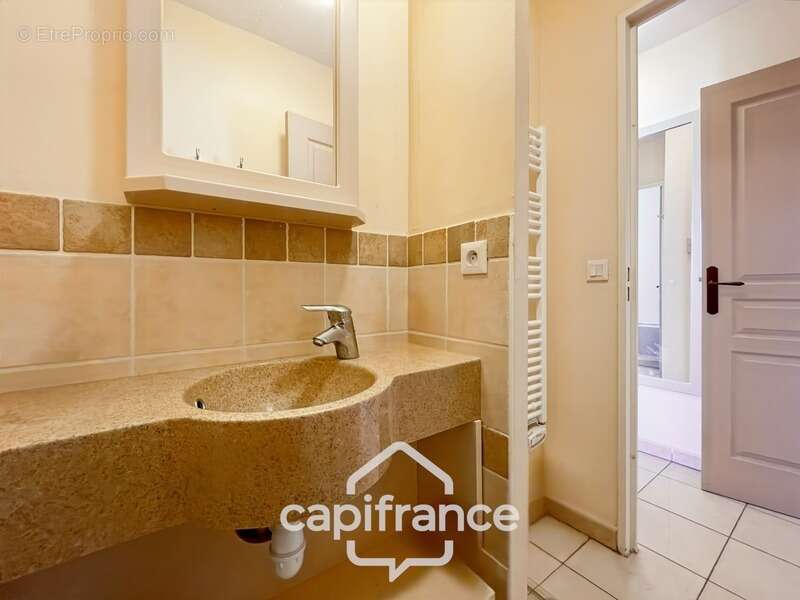 Appartement à MALLEMORT