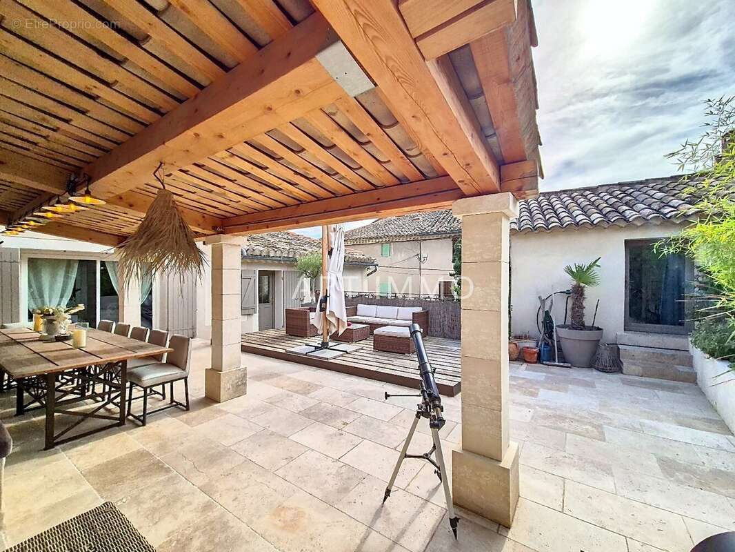 Maison à ROBION