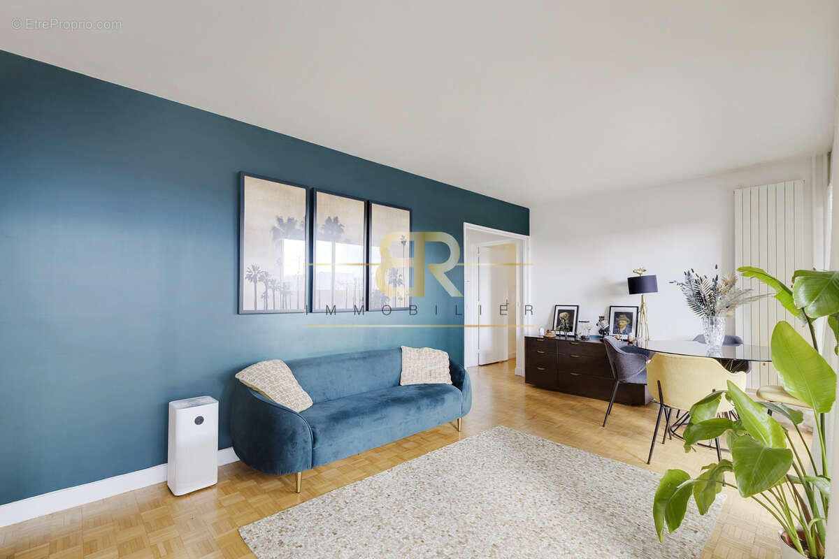 Appartement à COURBEVOIE