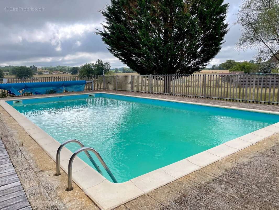 Deux maisons périgourdines en pierre avec dépendances, piscine et terrain. - photo 2