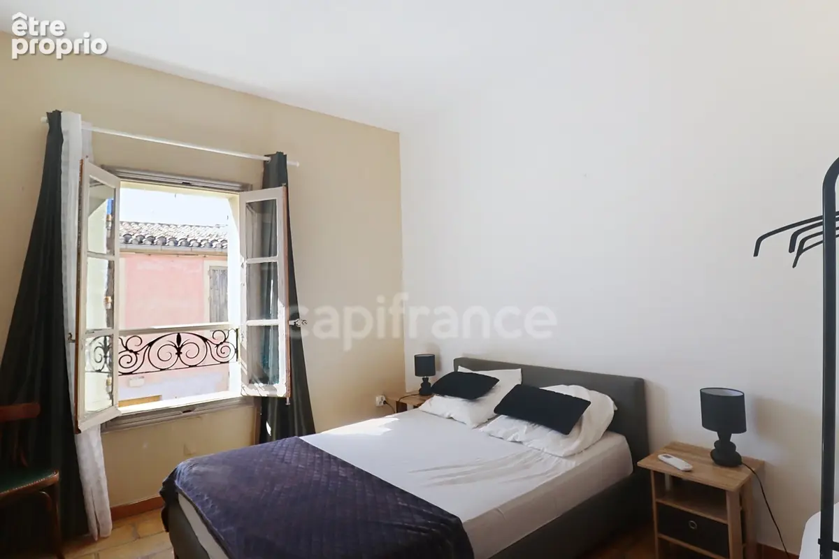 GARD (30) AIGUES−MORTES (30220) intra-muros A vendre appartement T4 ~97 m2, 4 chambres et terrasse de 8.5 m2 - photo 16
