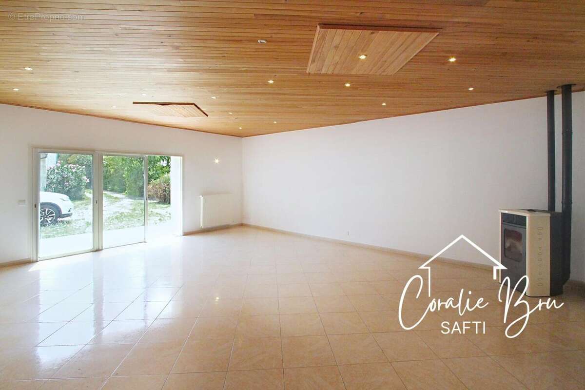Maison 135 m² à Cubnezais  - photo 3