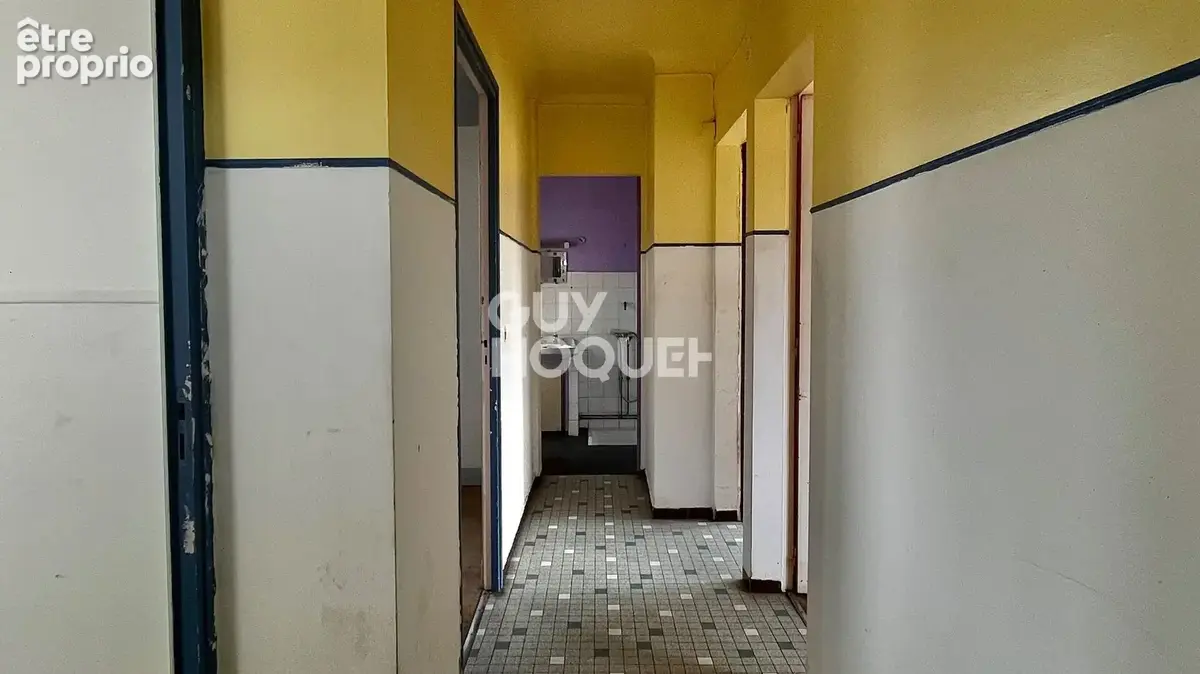 Maison en centre-ville, à rénover, 3 chambres et une cour intérieure - photo 4
