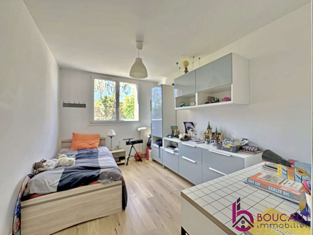 Appartement à LE PLESSIS-ROBINSON