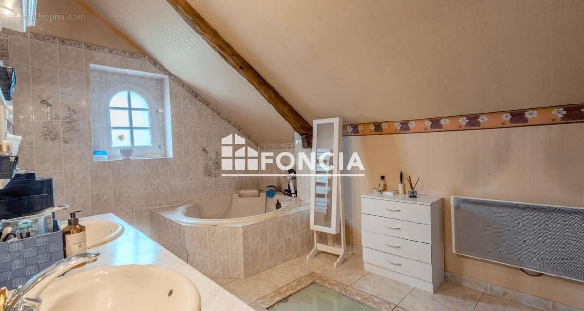 Maison à LONGNES