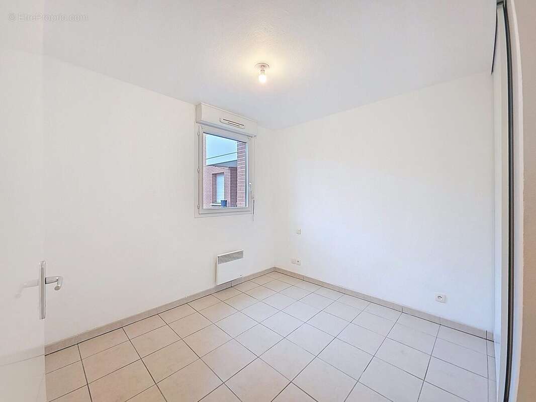 Chambre - Appartement à MONTAUBAN