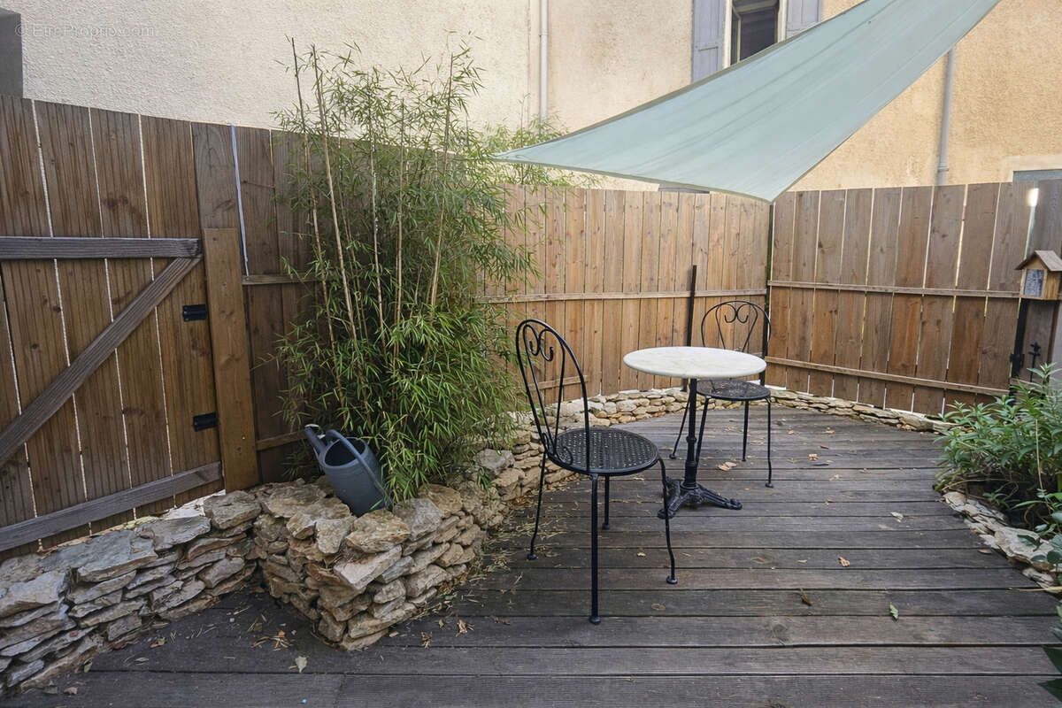 Maison à VILLES-SUR-AUZON