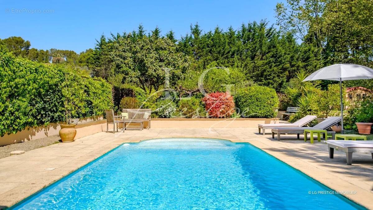 Maison à MOUGINS