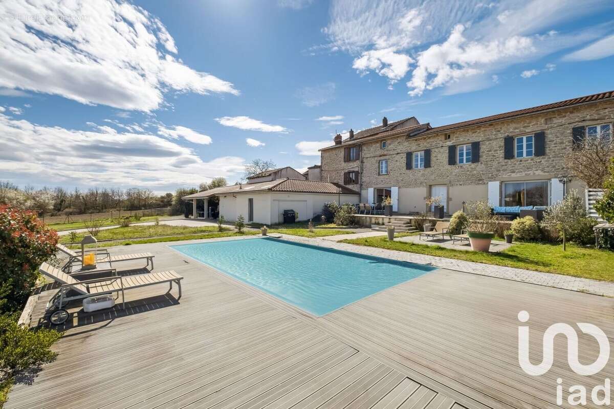 Photo 2 - Maison à SOUCIEU-EN-JARREST