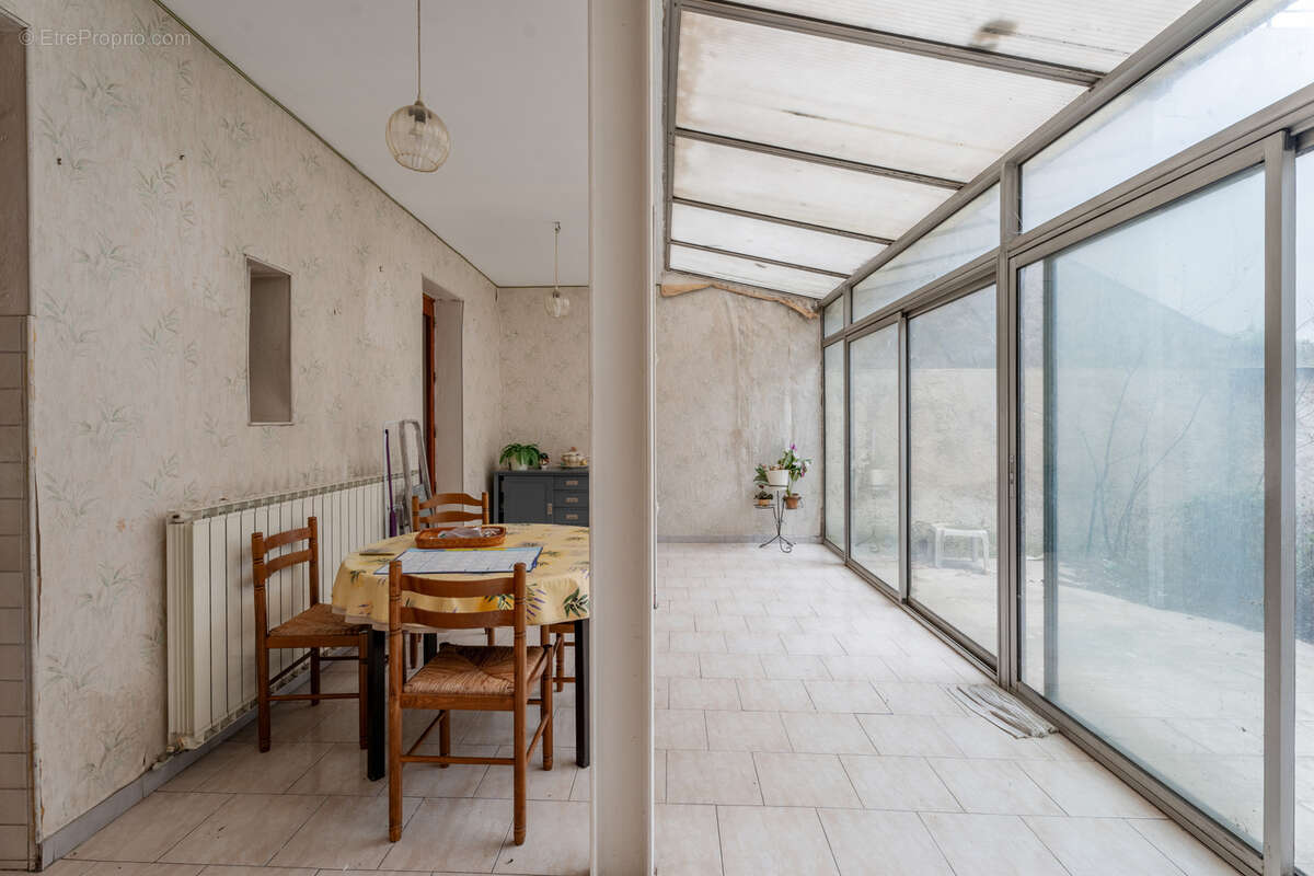 Appartement à MARSEILLE-4E