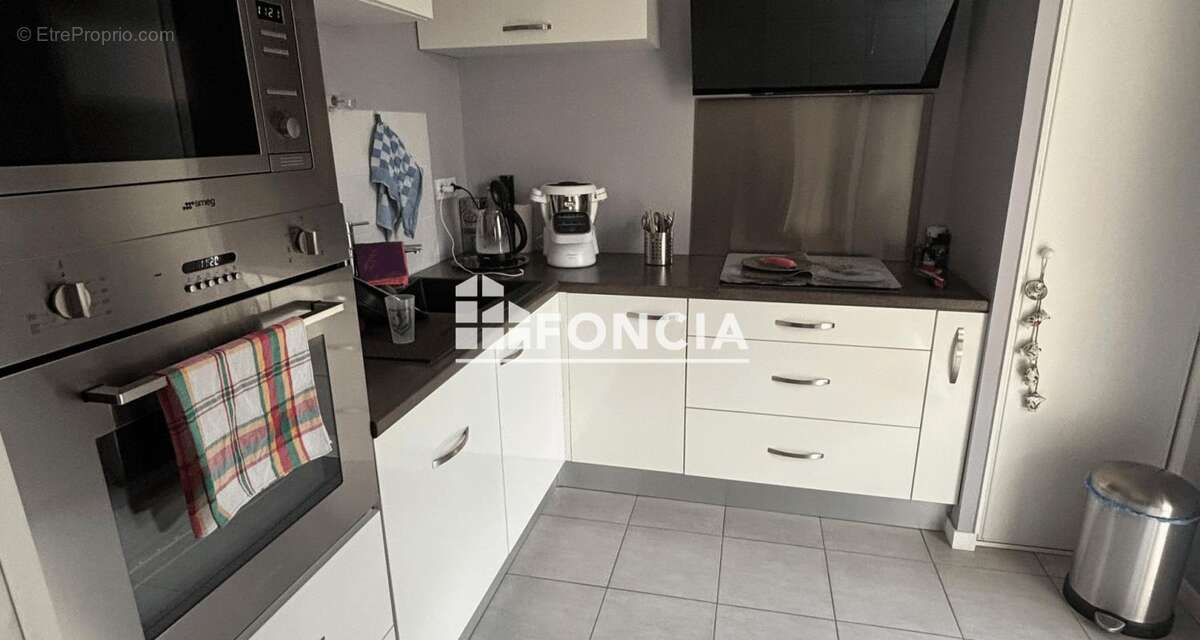 Appartement à DECINES-CHARPIEU