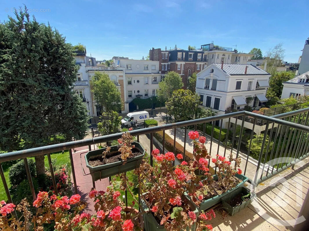 Appartement à NEUILLY-SUR-SEINE