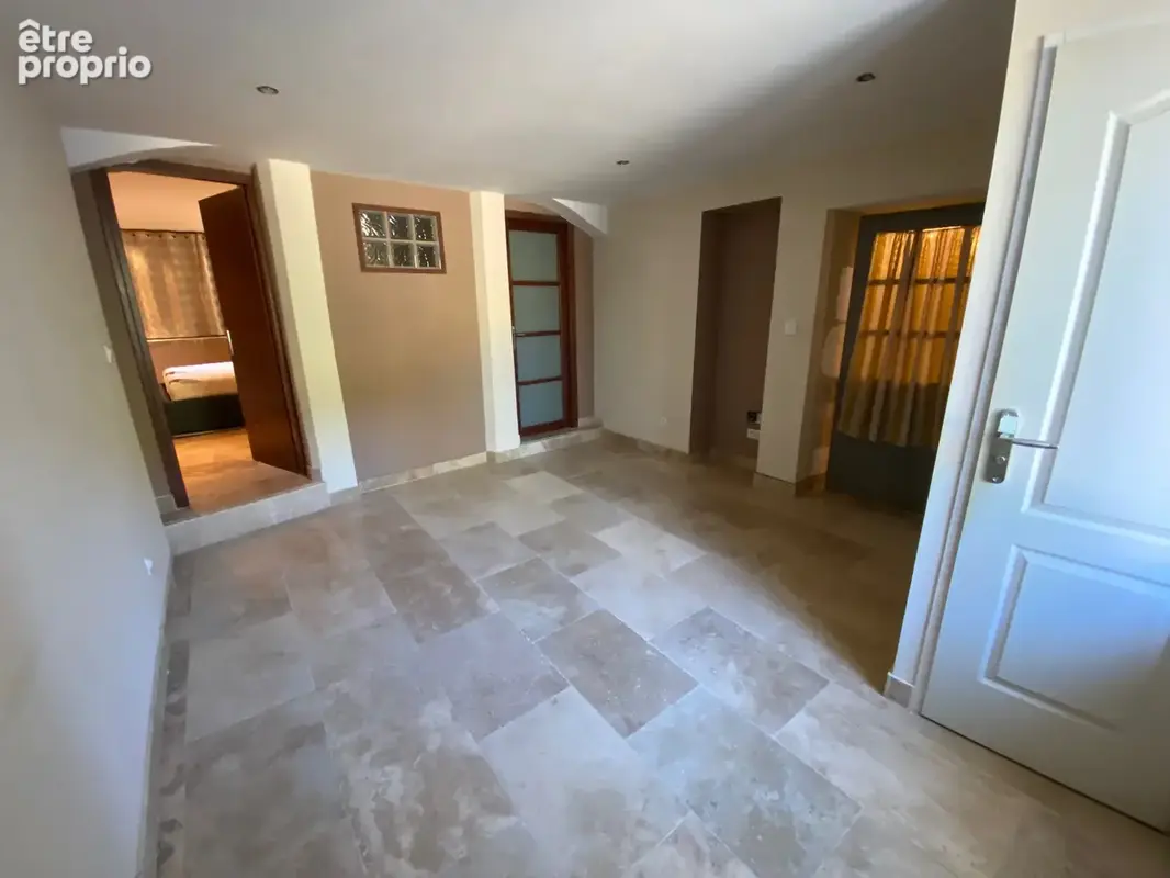 Achat / Vente Maison de Village de Caractère 160 m2 — Seynes (30320 - Proche Uzès) — Terrasse Tropézienne 33 m2, Cour, Garage &  - photo 13