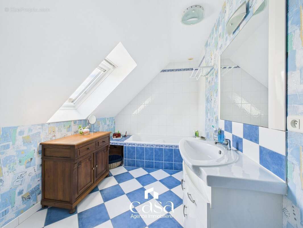 Maison à LINGREVILLE