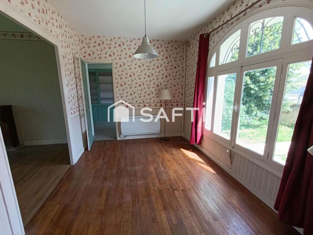 Maison 218 m² à Huismes  - photo 5