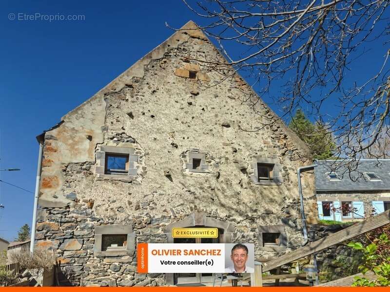 Maison à SAINT-BONNET-PRES-ORCIVAL