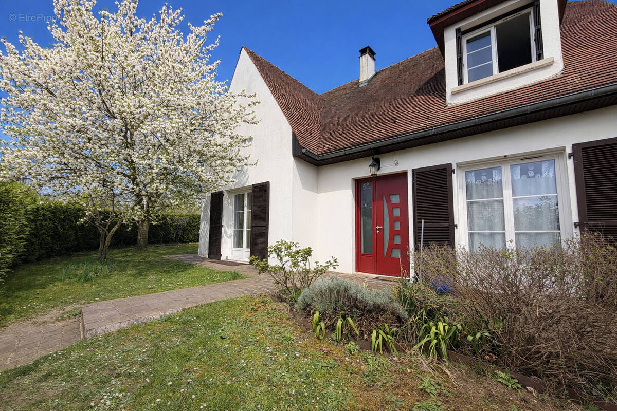 Maison à LA CHAPELLE-EN-SERVAL
