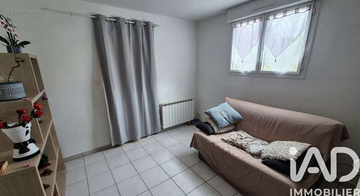Photo 3
