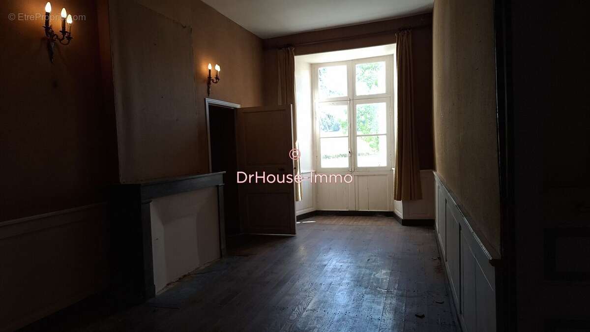 Maison 442 m² à Saint-Claud  - photo 15