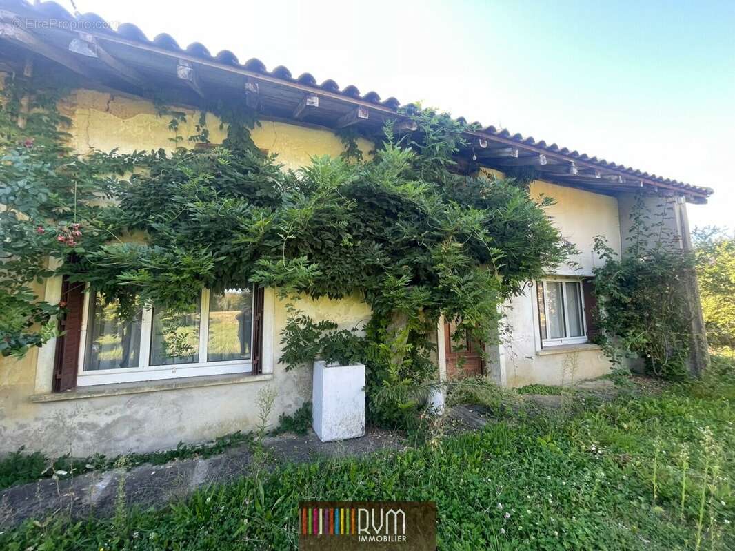 Maison à SAINT-ETIENNE-DU-BOIS