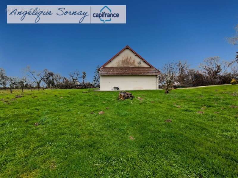 Maison à COMMENAILLES