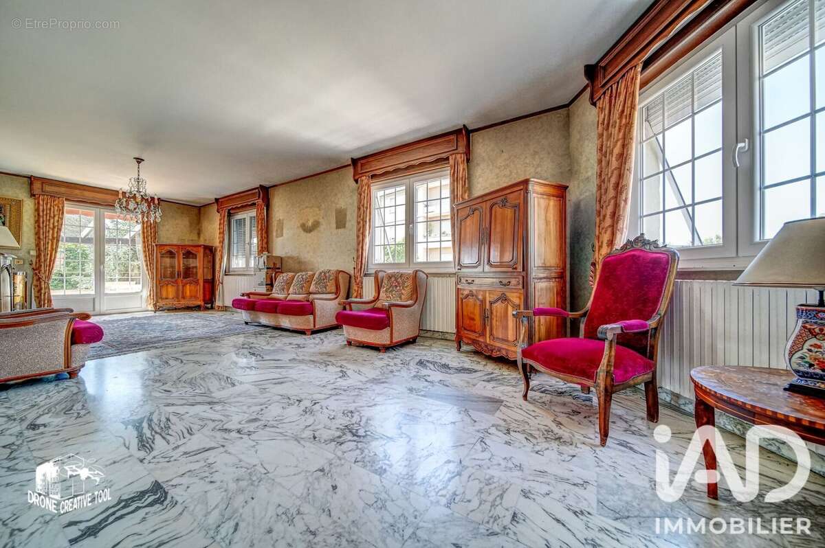 Appartement 267 m² à Jarny  - photo 9