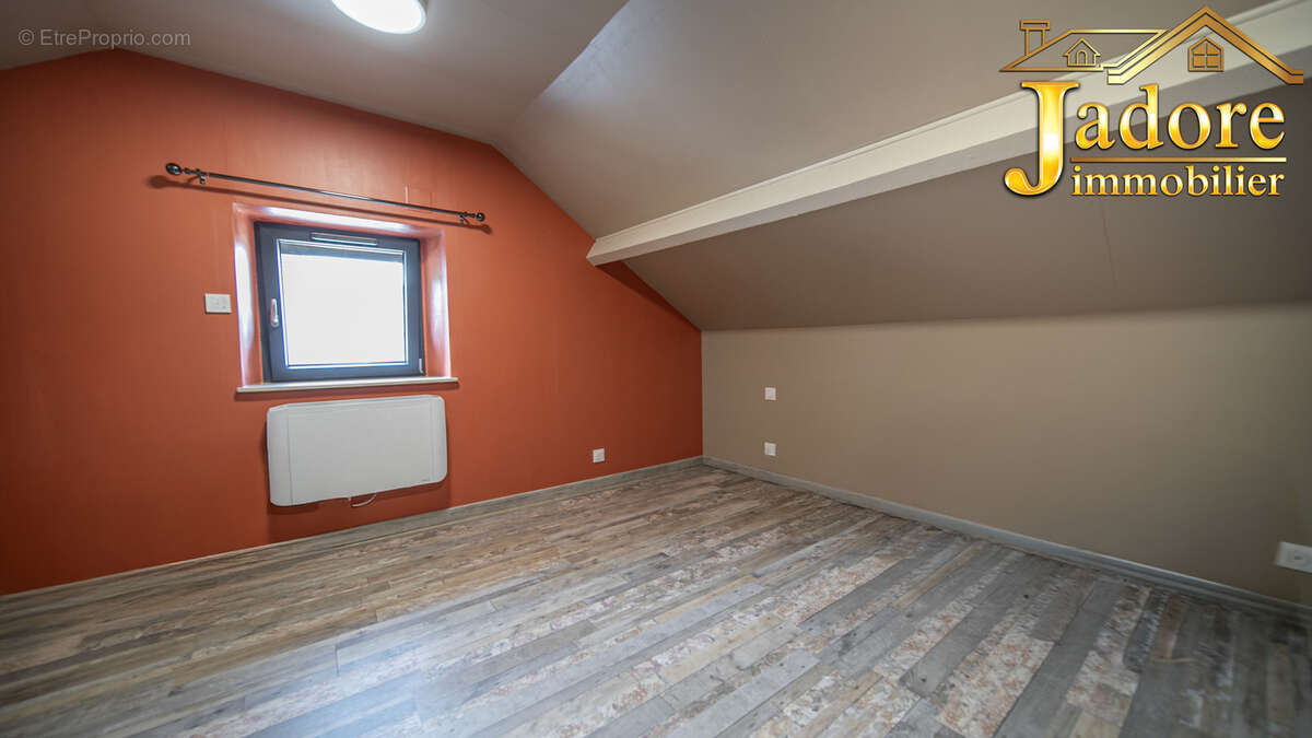 Maison entierement renovee - photo 8